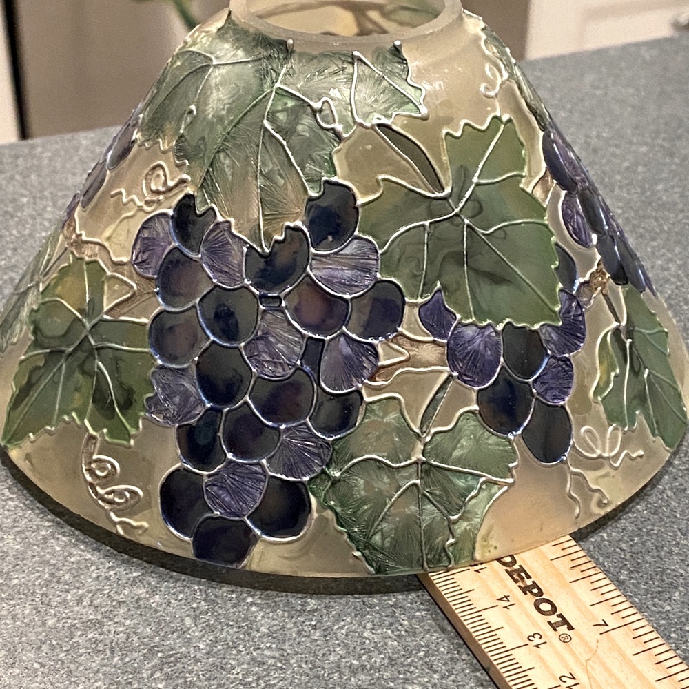 Stained Glass Design Lampshade, Grapes with leaves for tea light holder